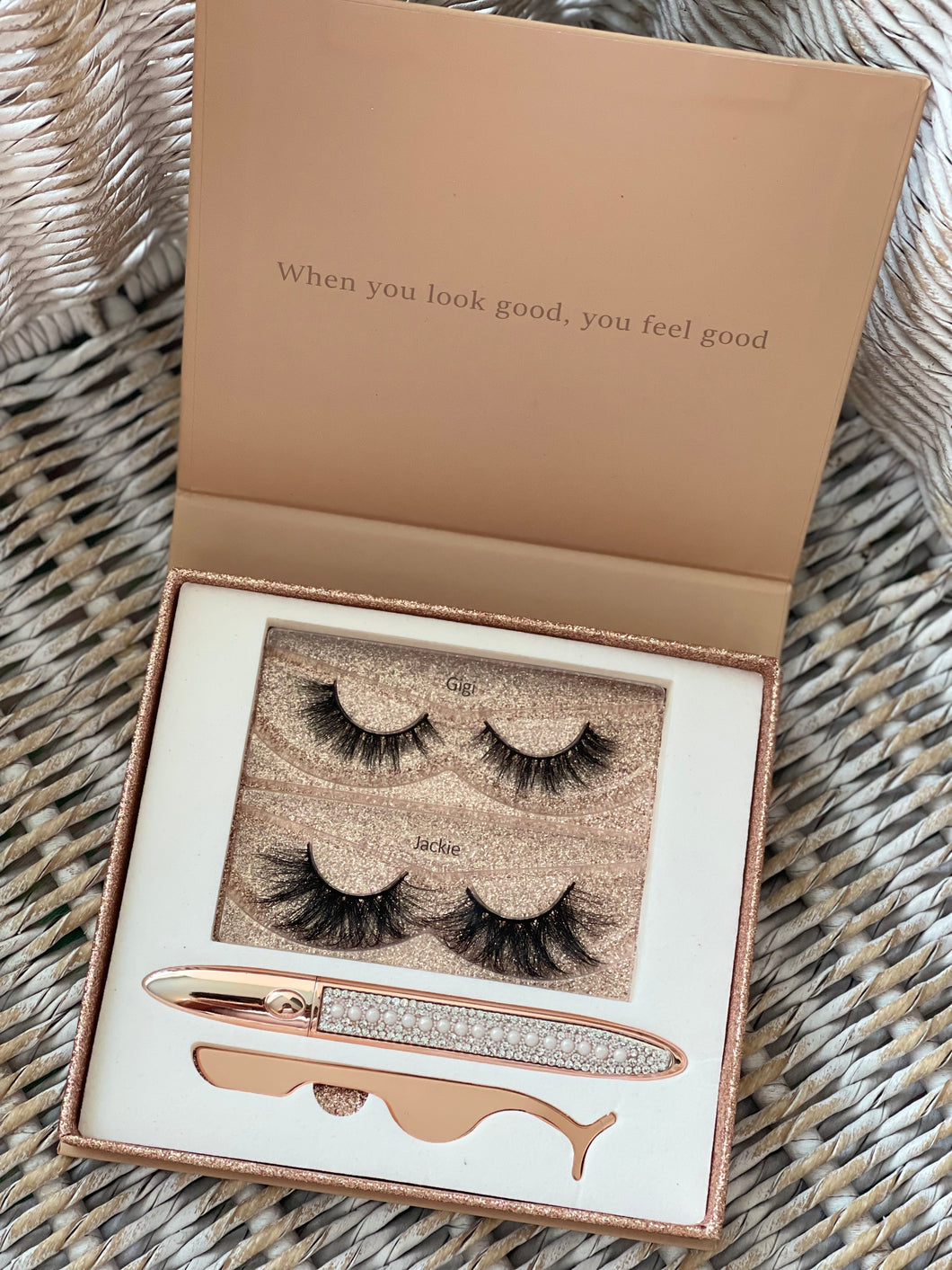 Powered Beauty - Eyelash Kits